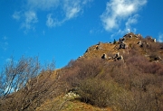 Da Valpiana di Serina breve, ma appagante salita al MONTE CASTELLO (1474 m.) il giorno di Pasqua, 8 aprile 2012 - FOTOGALLERY